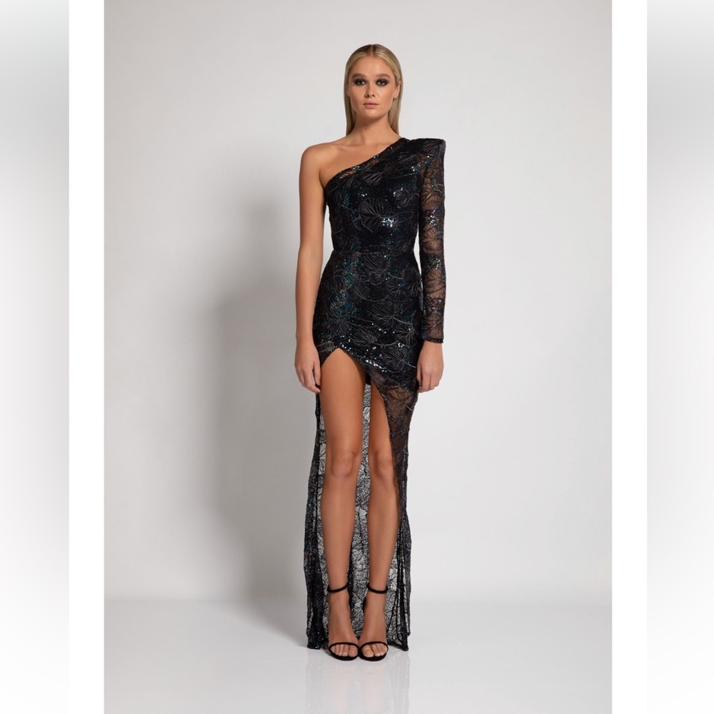ZHIVAGO CAMILE GOWN - SIZE 2 FITS LIKE A 0 - NEW WITH TAGS -UNWORN-RUNSVERYSMALL